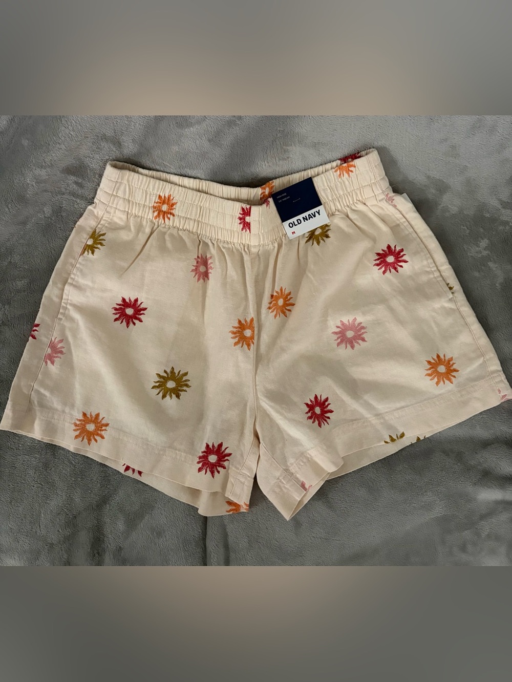Old Navy Cream High-Waist Floral Print Women's Shorts New with Tags - Picture 2 of 10